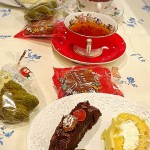 無事ティータイムできました〜
ショールームのカップが高級で素敵? ティータイムの様子