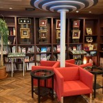 素晴らしい方々の本や作品が飾られている、土屋ホームトピア・銀座ショールームに絵本『こまだこさんとゆきだるまさん』も置いていただけることになりました?今いちばんいい場所に飾っていただいております 絵本を飾っていただきました